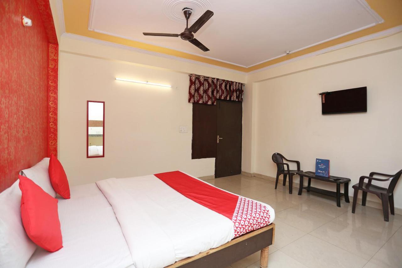 Hotel O Airport Plaza By Palace Nuova Delhi Esterno foto