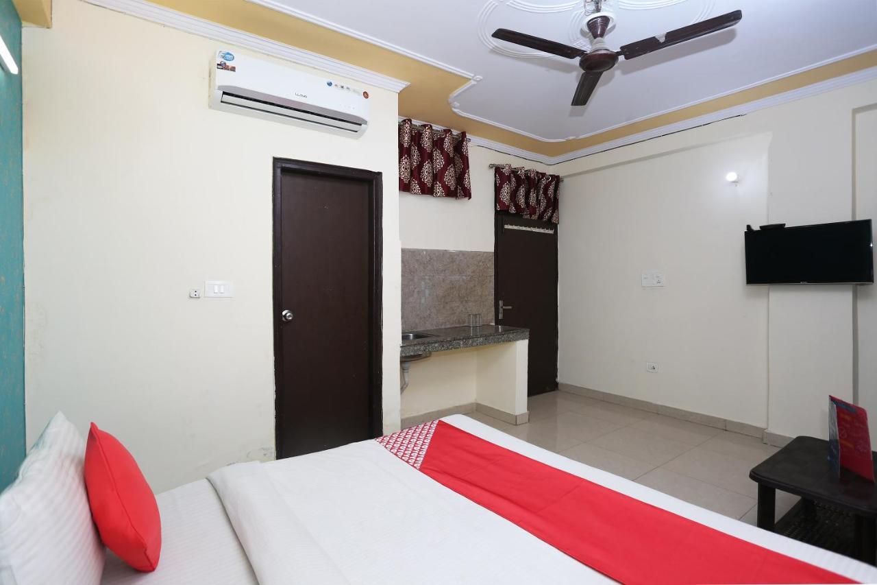 Hotel O Airport Plaza By Palace Nuova Delhi Esterno foto