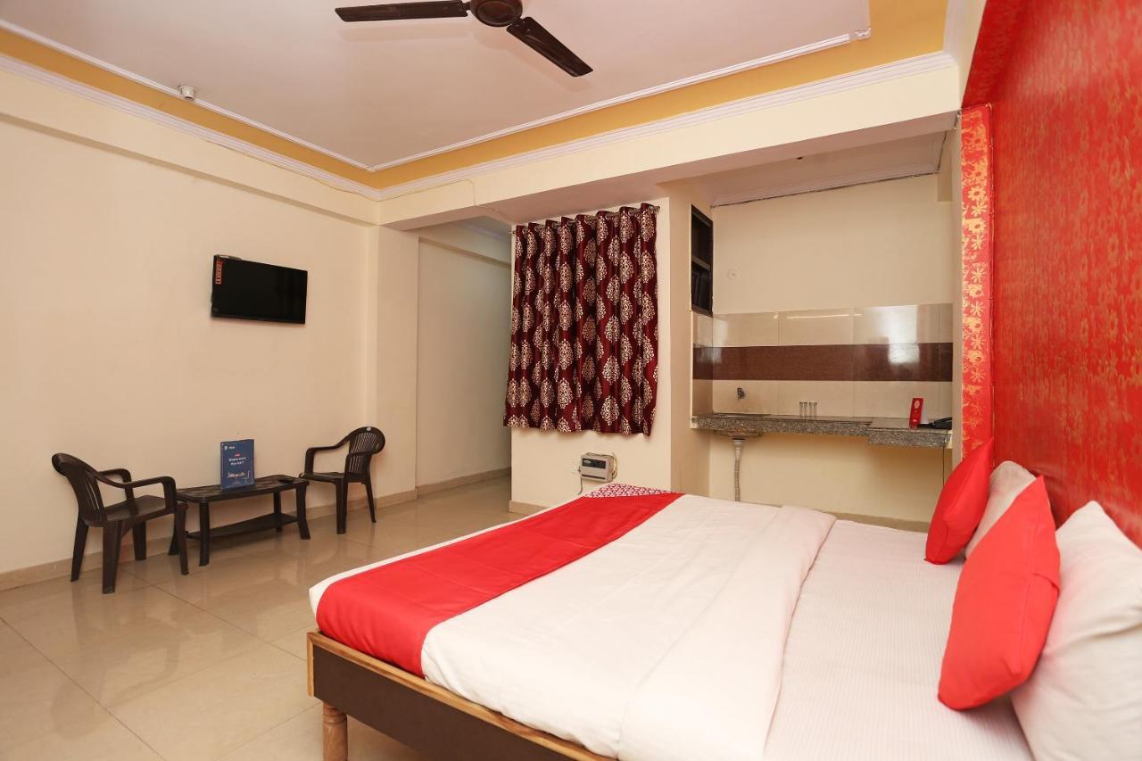 Hotel O Airport Plaza By Palace Nuova Delhi Esterno foto