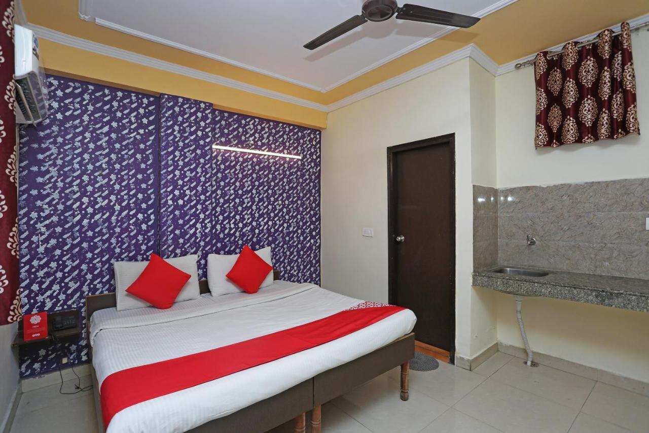Hotel O Airport Plaza By Palace Nuova Delhi Esterno foto