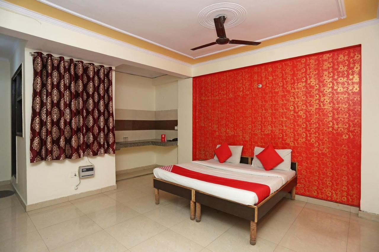Hotel O Airport Plaza By Palace Nuova Delhi Esterno foto