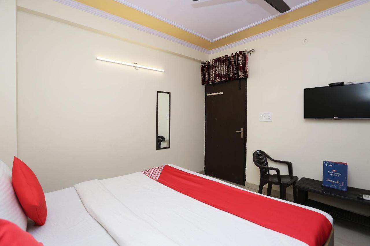Hotel O Airport Plaza By Palace Nuova Delhi Esterno foto